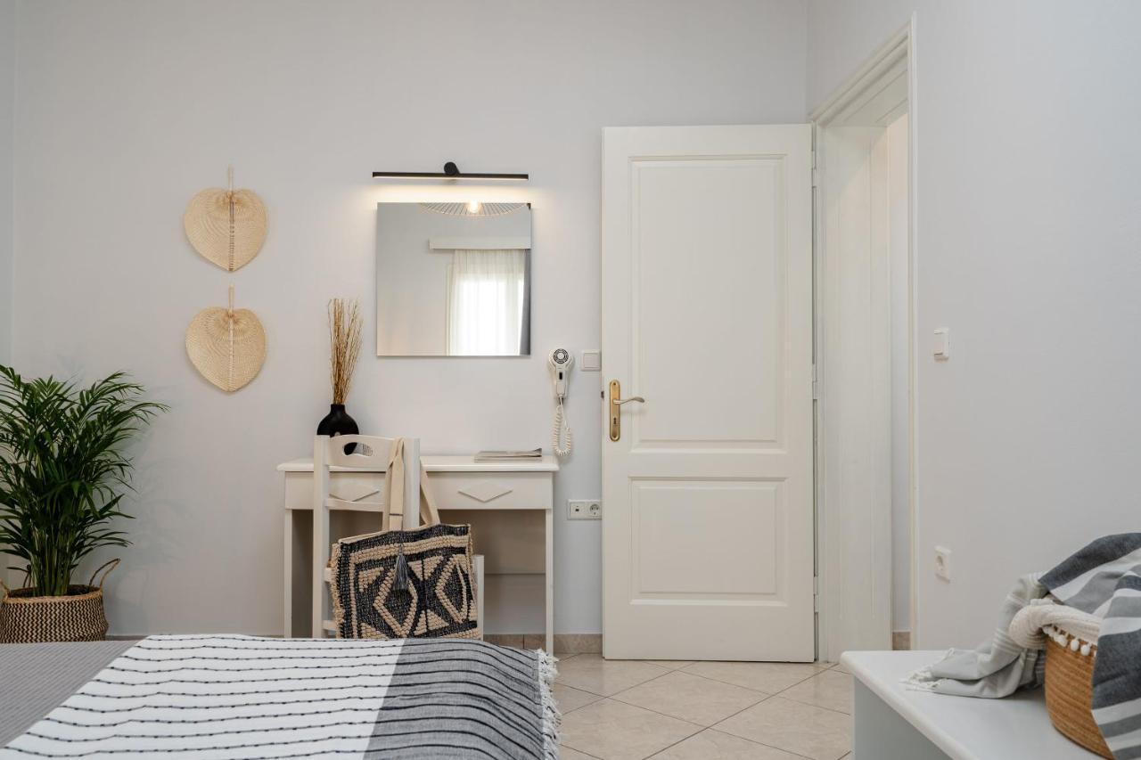 Erato Naxos 3*