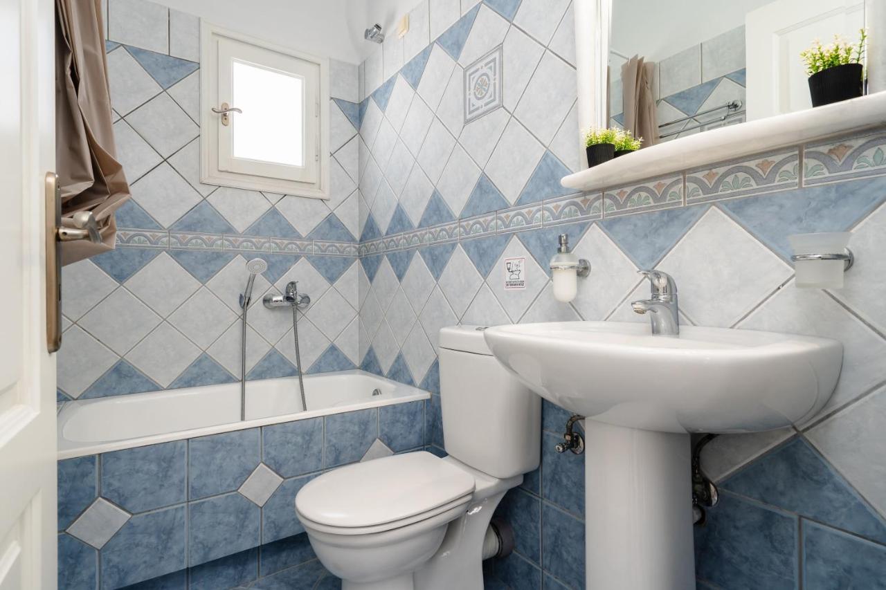 Erato Naxos 3*